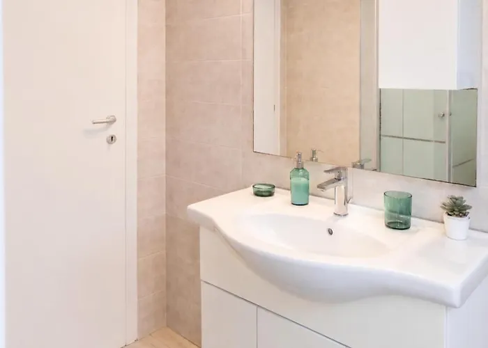 Tiburtina By Rhr Apartment